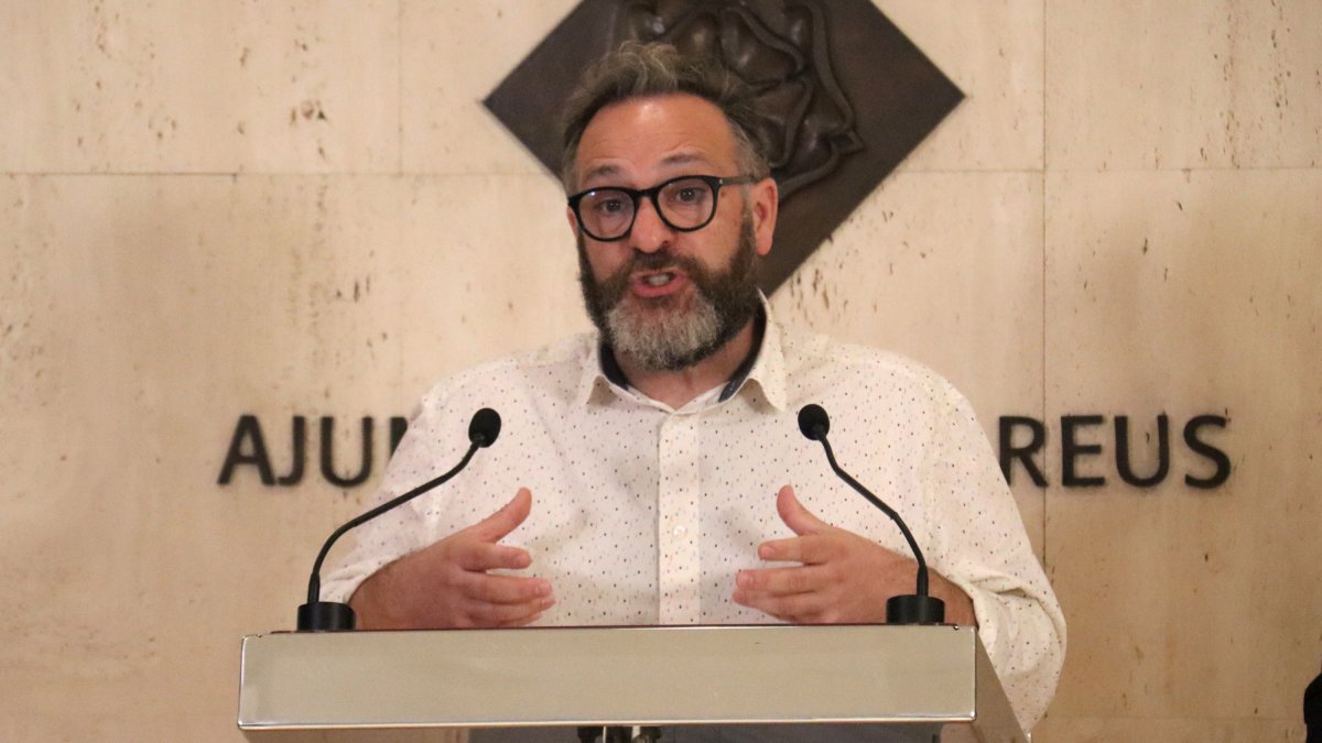 El concejal de Cultura de l'Ajuntament de Reus, Daniel Recasens, en la rueda de prensa de presentación del 18.º Memorimage.
