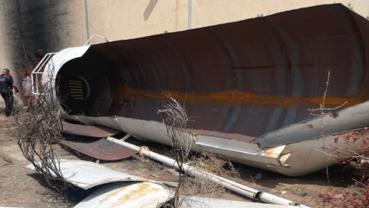 Varias patrullas localizaron a cuatro desconocidos en una fábrica abandonada.
