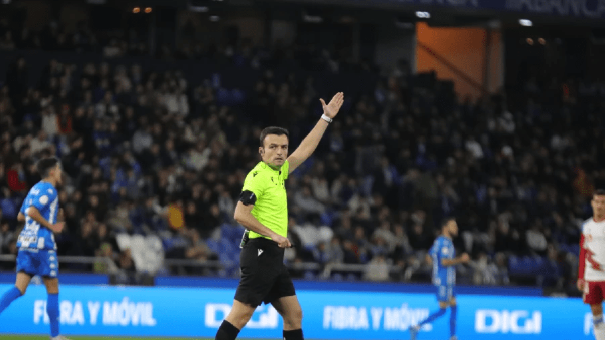 Fernando Román Román en un partit de la darrera temporada.