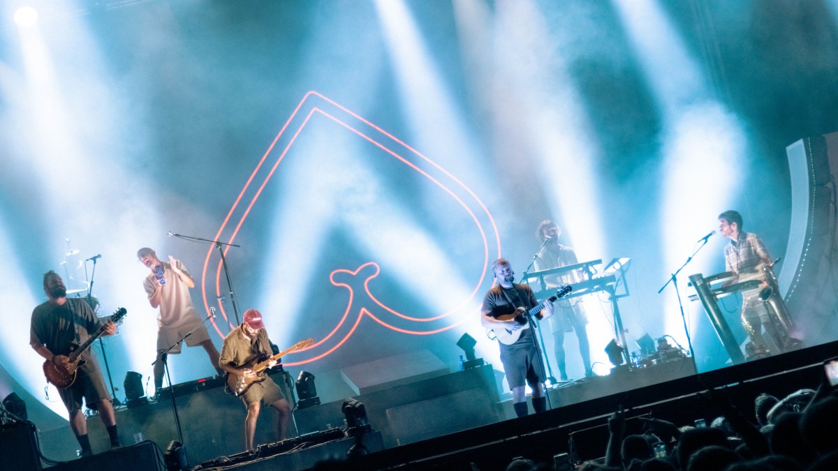 Imagen del grupo Oques Grasses actuando en el Reus Music Festival
