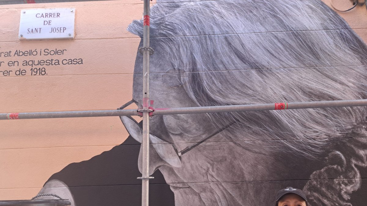 La pintura es obra del artista Samantha Bosque.