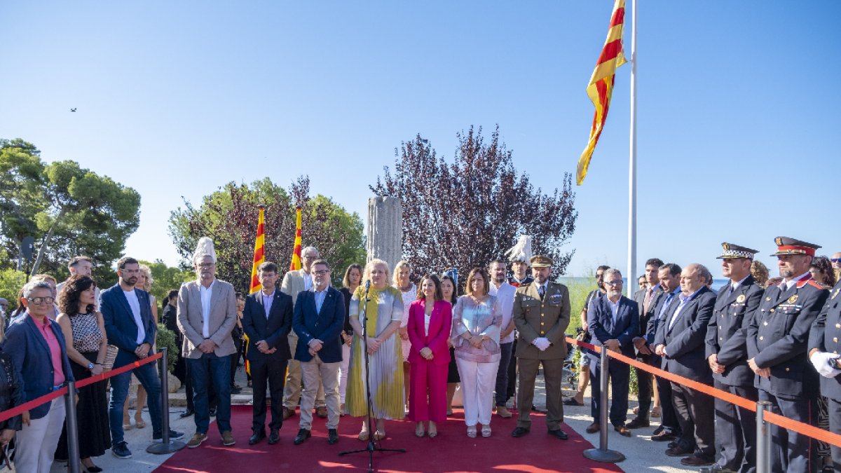 Imatge de l'ofrena floral.