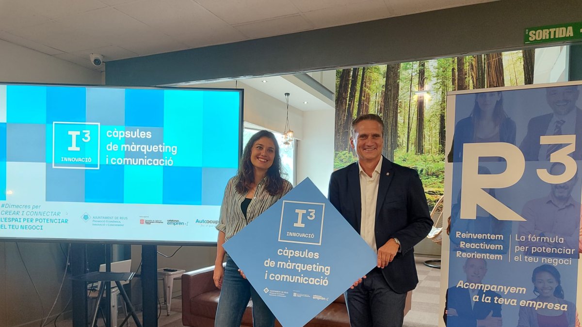 Imagen de la presentación del segundo semestre de los #Dimecres con Josep Baiges, concejal de Promoción Económica, y Ester Aragonès, miembro del ciclo.
