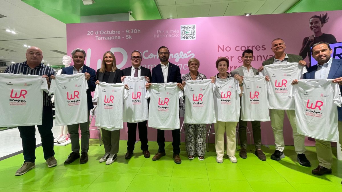 Los diferentes representantes de la Women Race El Corte Inglés durante la presentación del acontecimiento, ayer.
