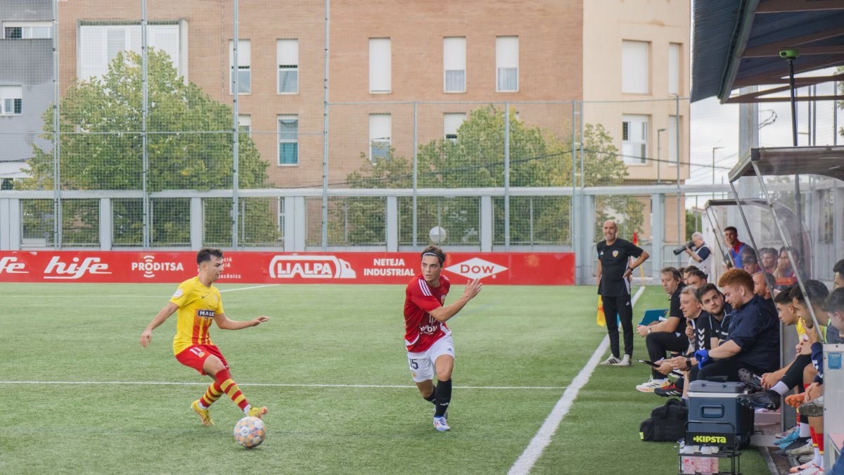 El lateral pobletà Danilo Luchetti durant el duel contra el Vilafranca.