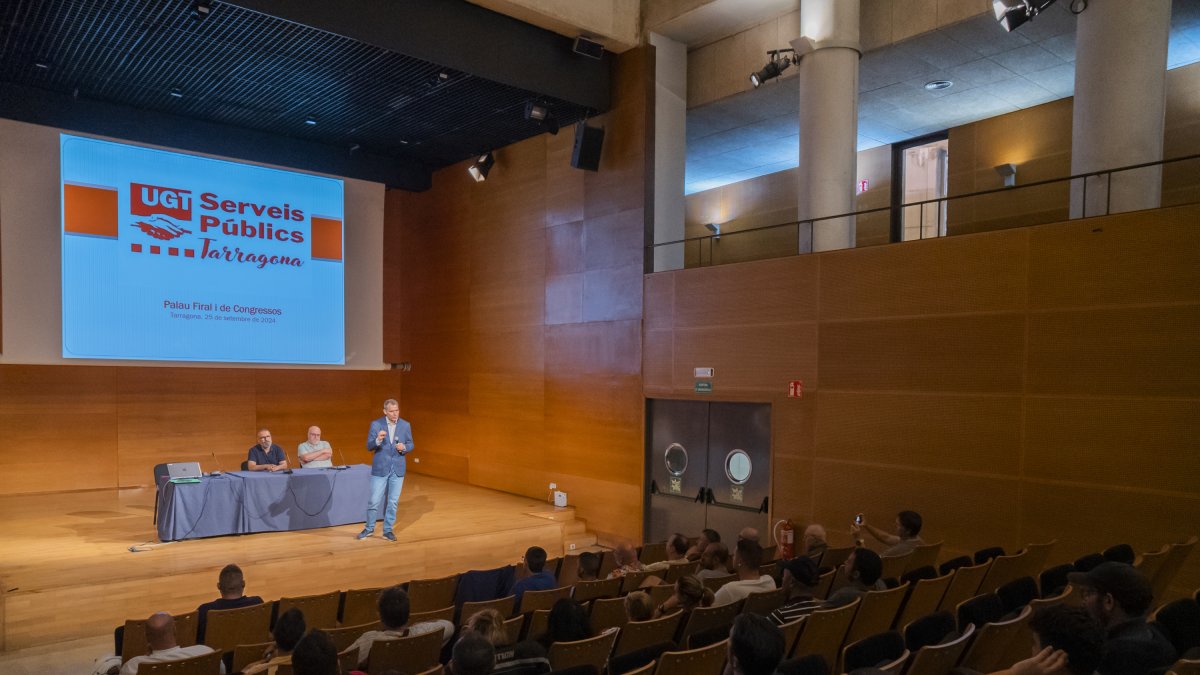 UGT convocó en una asamblea informativa a todos los trabajadores de la limpieza ayer por la mañana.