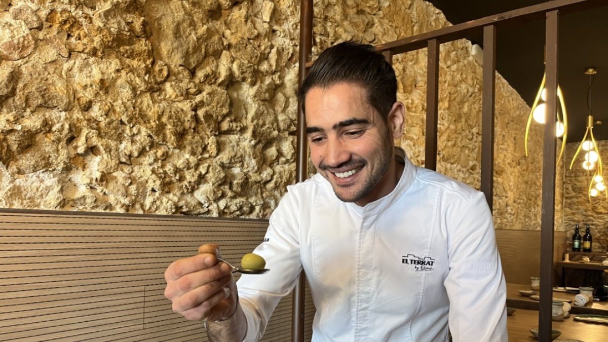 Moha Quach será uno de los cuatro chefs de prestigio que ofrecerán tapas durante la cena solidaria.