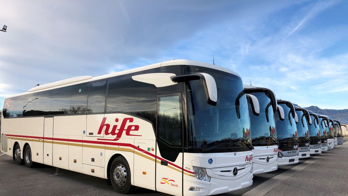 Imagen de los autobuses Hife.