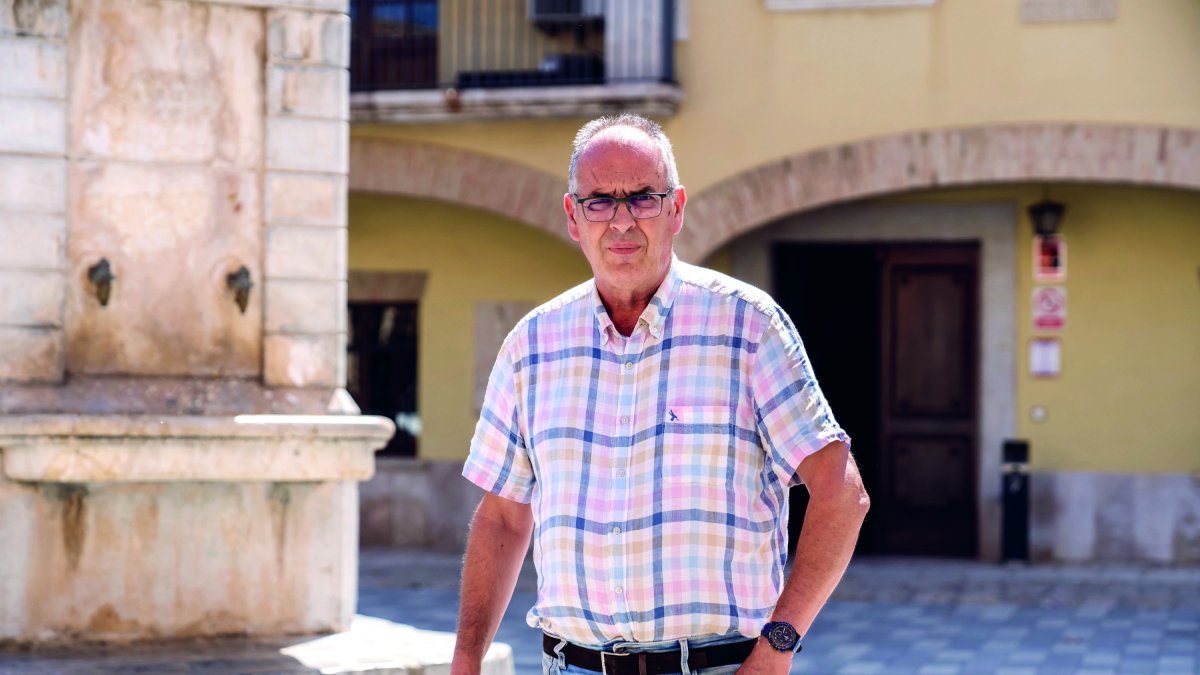 Gené explica que pronto se iniciará la remodelación de varias calles.