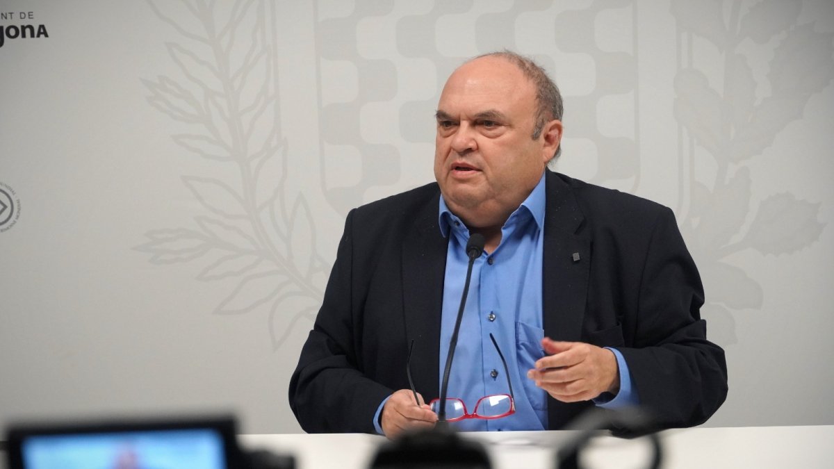 El conseller d’ERC, Jordi Fortuny, durant la roda de premsa d’ahir.