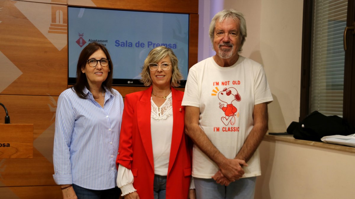 Carme Balagué, directora de Lo Planter, Mar Lleixà, regidora de Cultura de Tortosa, i Arturo Gaya, coordinador de l'Aula de Música Terra.