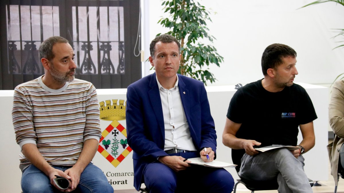 El conseller d'Agricultura, Òscar Ordeig, encapçala una reunió amb el sector agrari del Priorat afectat per la sequera.