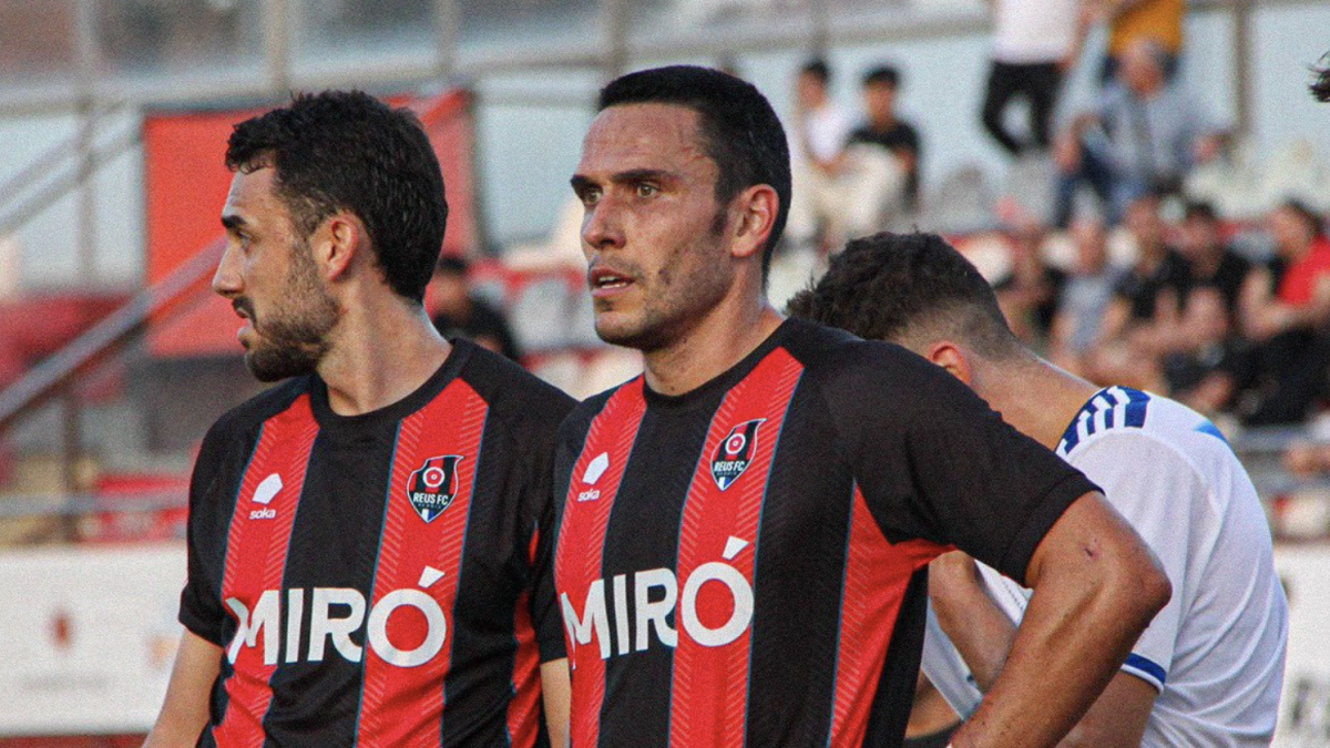 El defensa Andy Alarcón, a l’esquerra, i el migcampista Ramon Folch, a la dreta.