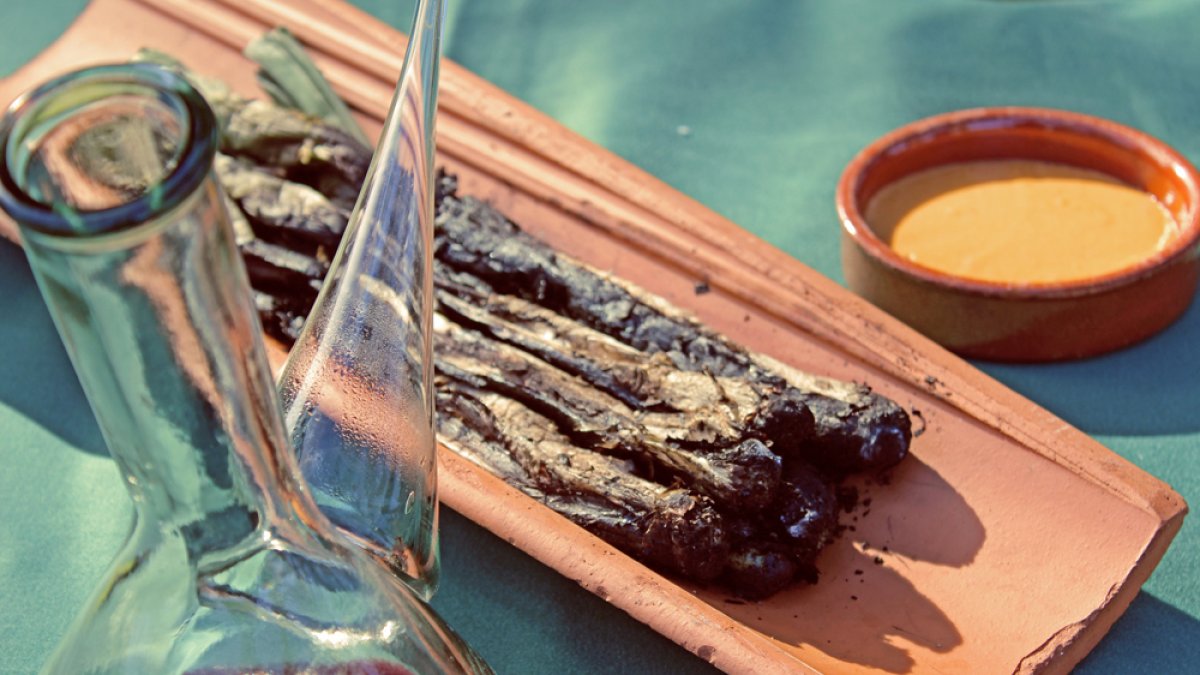 Imatge d'una ració de calçots.
