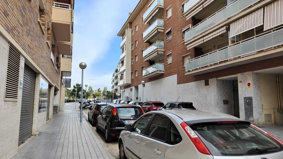 Imagen de la calle Sant Jordi, donde tuvo lugar la caída del menor.