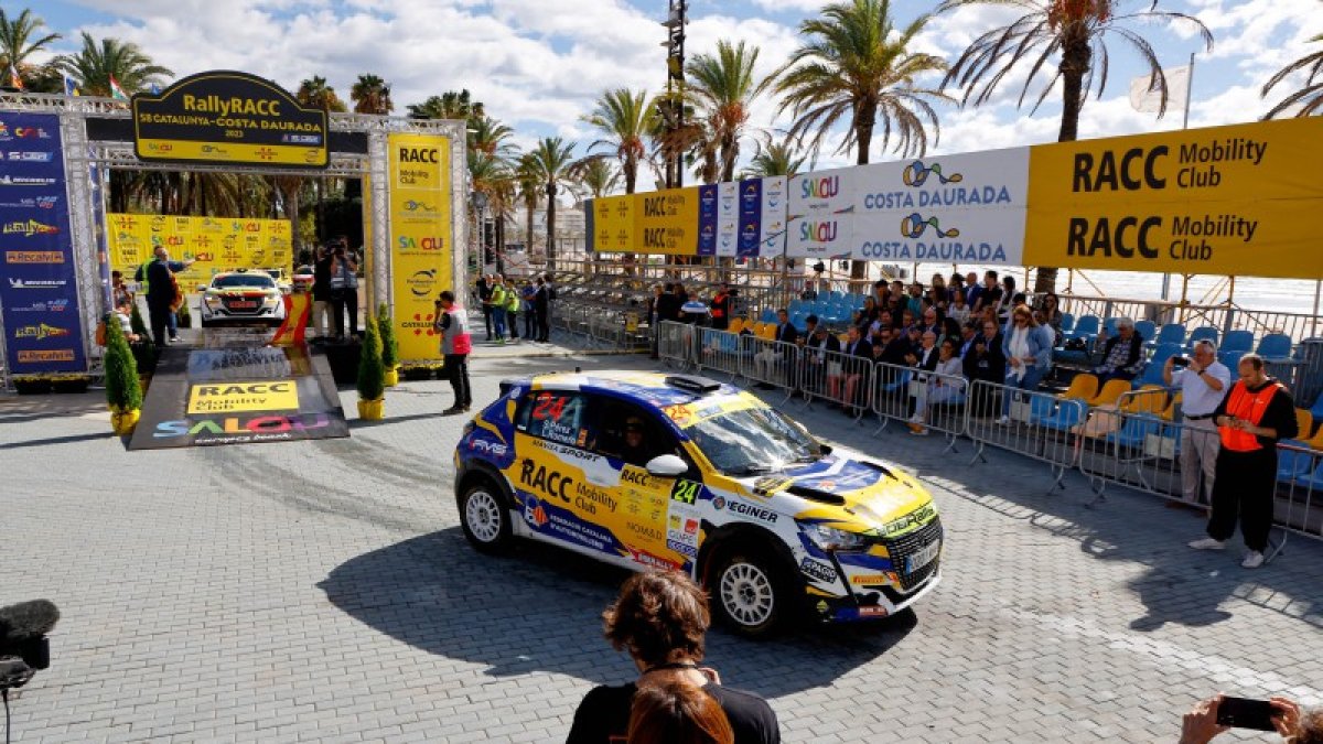 Imagen de una edición del RallyRACC Cataluña-Costa Daurada en su tramo urbano de Salou.