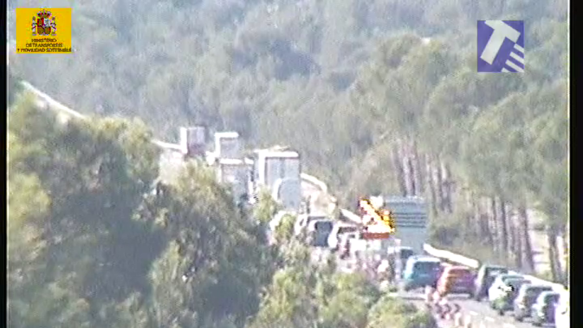 Retenciones a causa del choque en l'Ametlla de Mar.