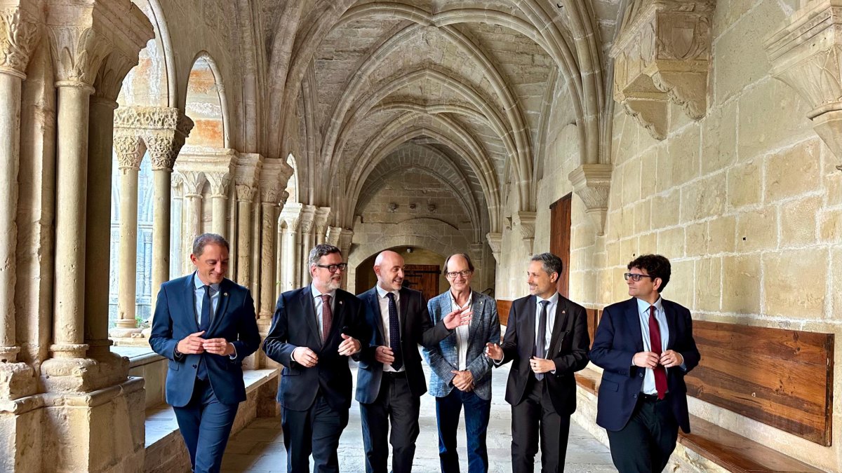 Carlos Prieto, José Crespín, Santiago Castellà, Pere Parramon, entre otros, en el Monasterio de Poblet.
