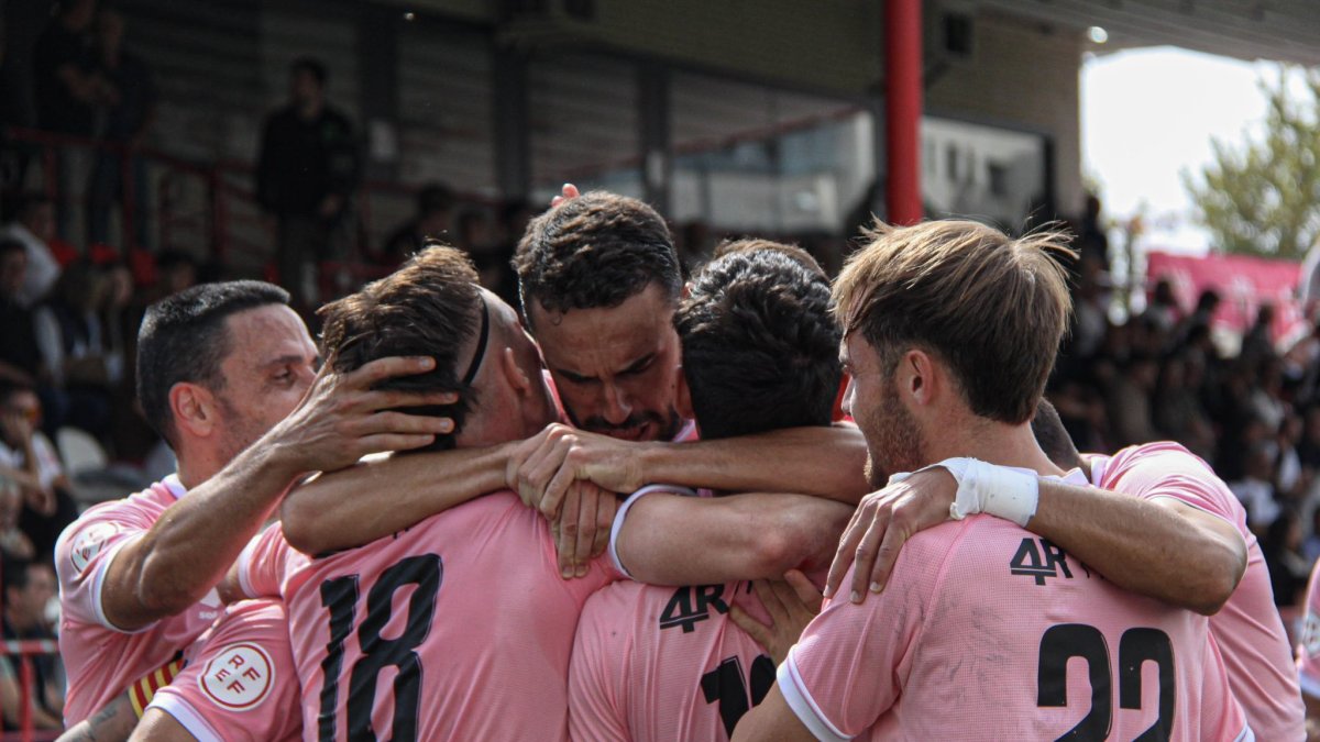 Els jugadors del Reus FC Reddis celebrant un gol durant aquesta temporada.