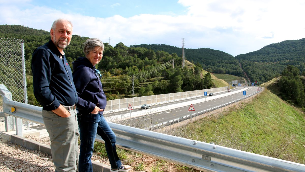 El alcalde de Lille, Josep Lluís Inglés y la presidenta de la Asociación de Vecinos, Teresa Figueres