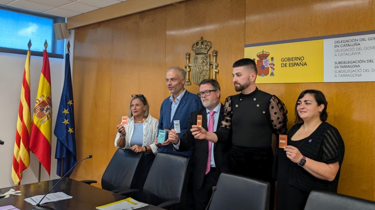 Moment de la presentació de les proves de drogues adquirides per la subdelegació i Okay Productions.