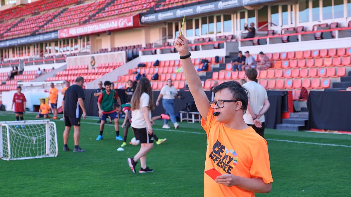 Un dels àrbitres que xiularan el dissabte durant les jornades de tecnificació que van tenir lloc entr el 9 i 12 de setembre al Nou Estadi.