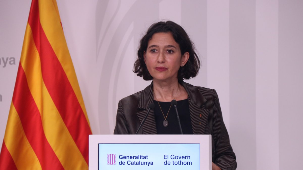 La consellera de Interior, Núria Parlon, durante una rueda de prensa.