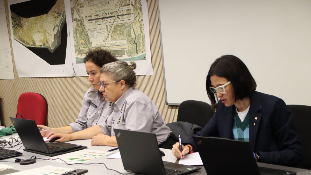 La consellera Parlon reunida amb responsables de Protecció Civil