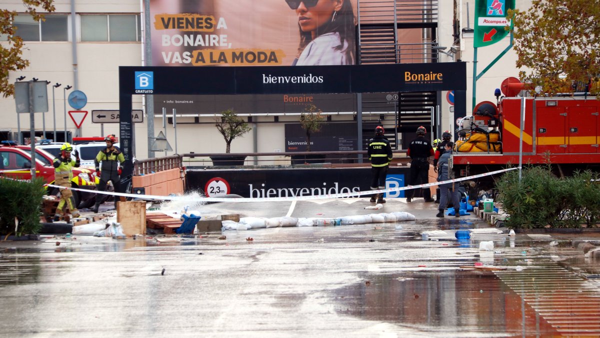 L’accés al pàrquing del centre comercial Bonaire, a Aldaia.