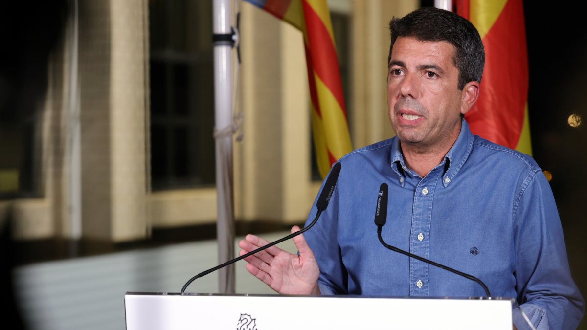 El presidente valenciano, Carlos Mazón, en la comparecencia para informar de la dana.