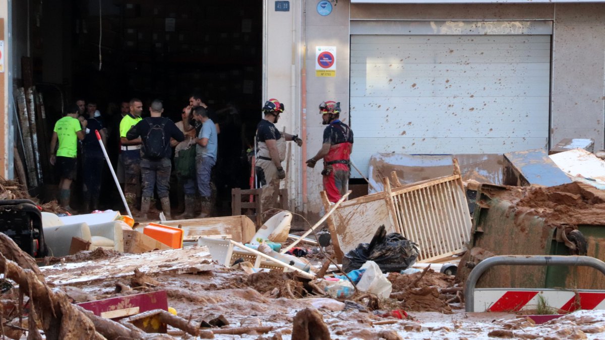 Cuerpos de emergencias en Paiporta