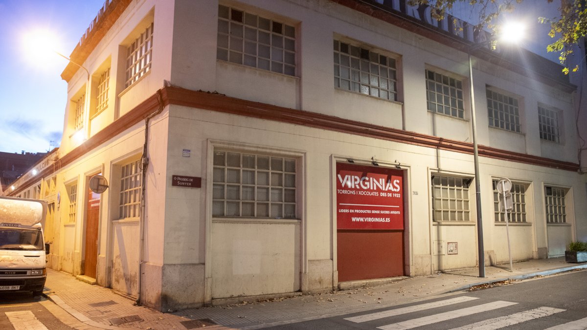 Fotografía del exterior de las instalaciones de Virginias en el paseo de Sunyer.