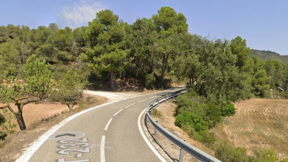 Imagen de la carretera T-232 donde cambiarán el firme.