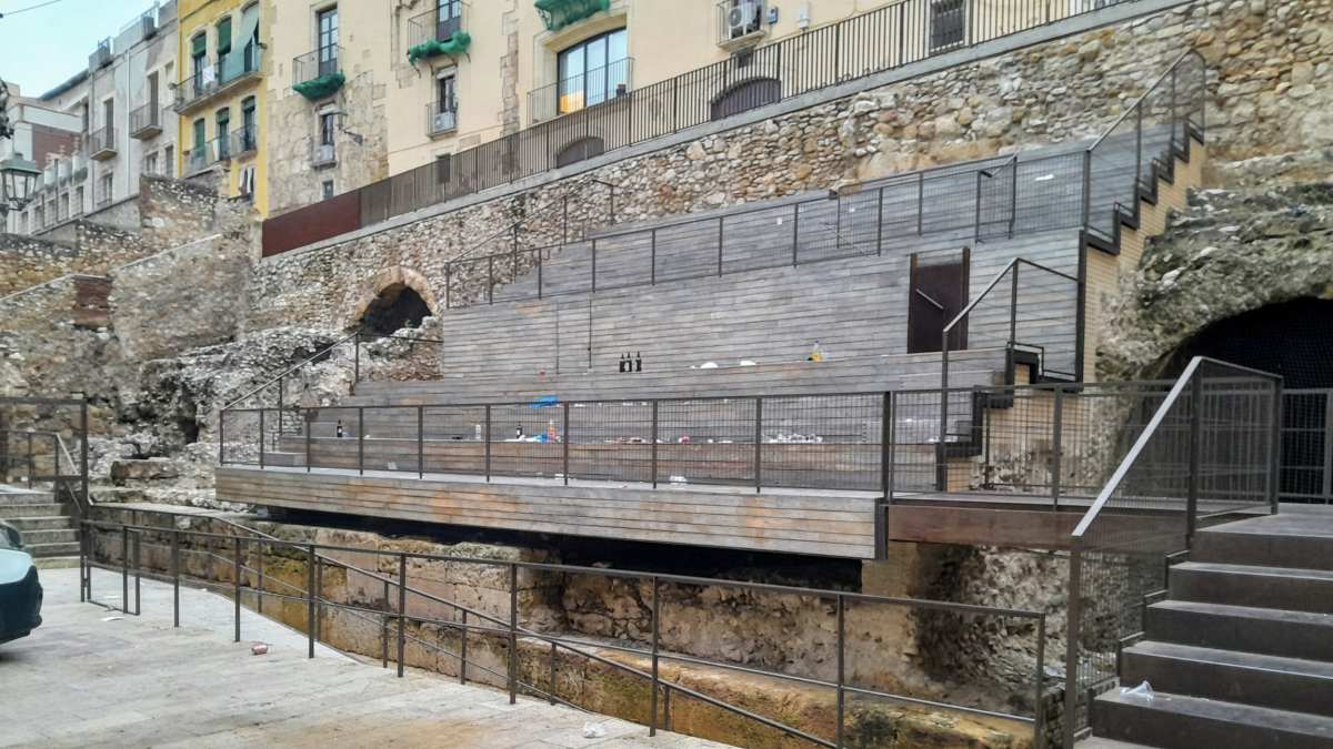 Imatge de l’aspecte de la plaça dels Sedassos el passat divendres al matí.