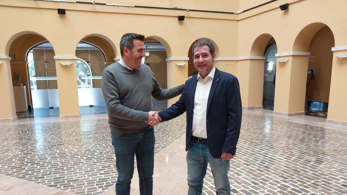 El vicepresidente del área económica de la Diputació de Tarragona, Fran Morancho, y el alcalde de los Pallaresos, Jordi Sans.