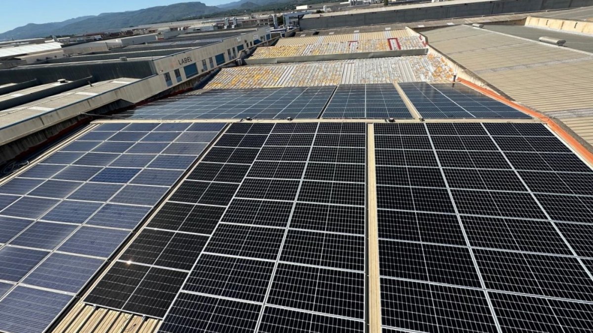 Imagen de los paneles solares instalados en Valls.