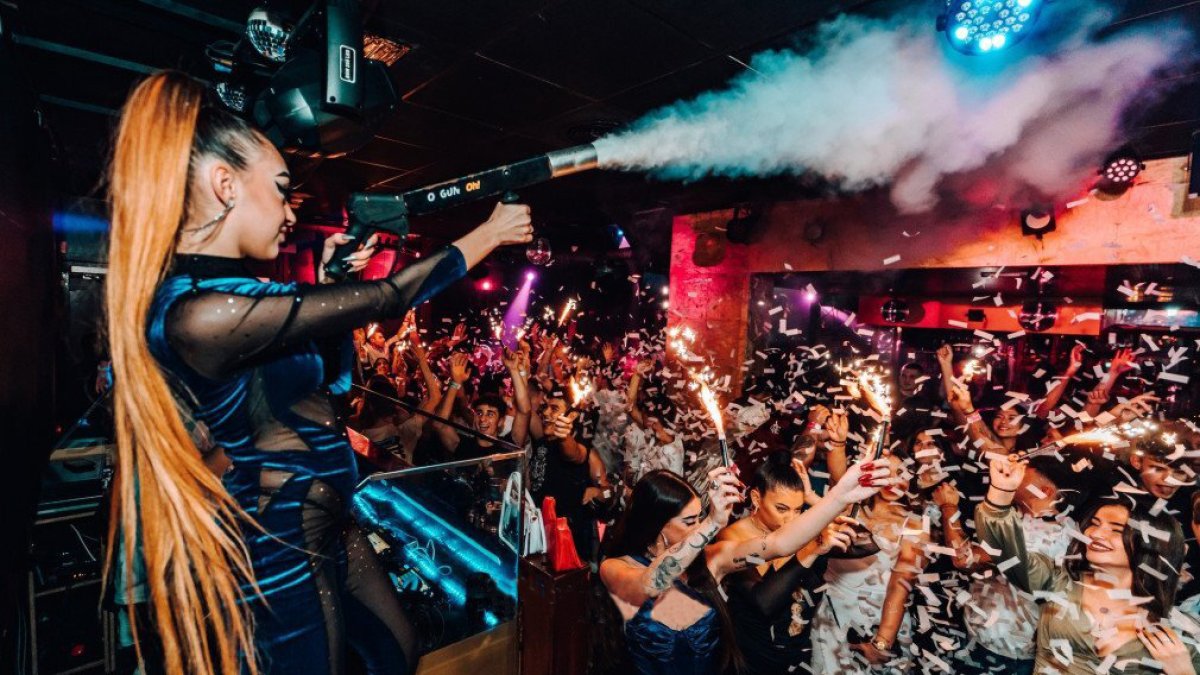 Imatge d'una nit de festa a la discoteca salouenca reconeguda entre les 100 millors del món.