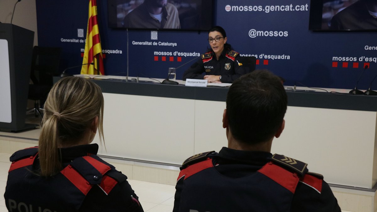 Montserrat Escudé, portaveu del cos dels Mossos, en la roda de premsa d'aquest divendres.