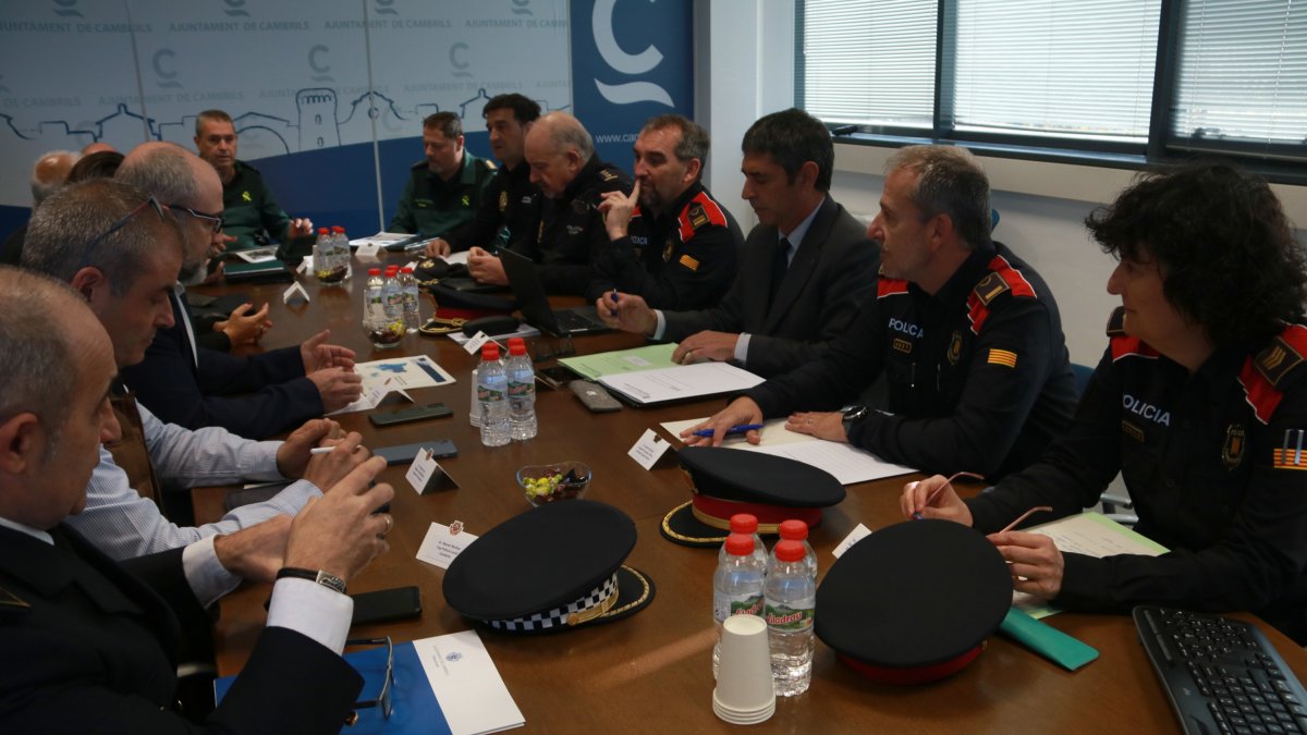 El director general del Mossos, Josep Lluís Trapero, a la junta local de seguretat de Cambrils on s'ha abordat la problemàtica relacionada amb la venda ambulant il·legal.