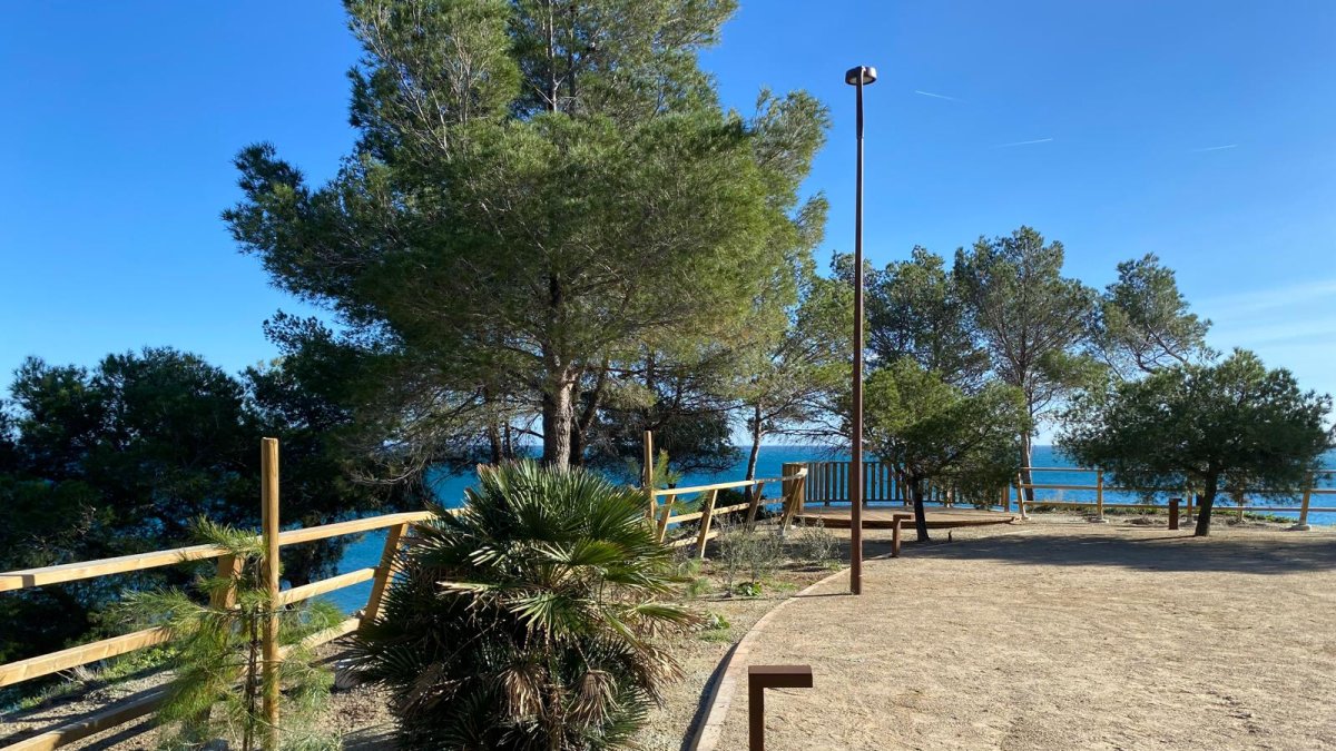 Imatge del nou passeig de les Cales de Miami Platja.