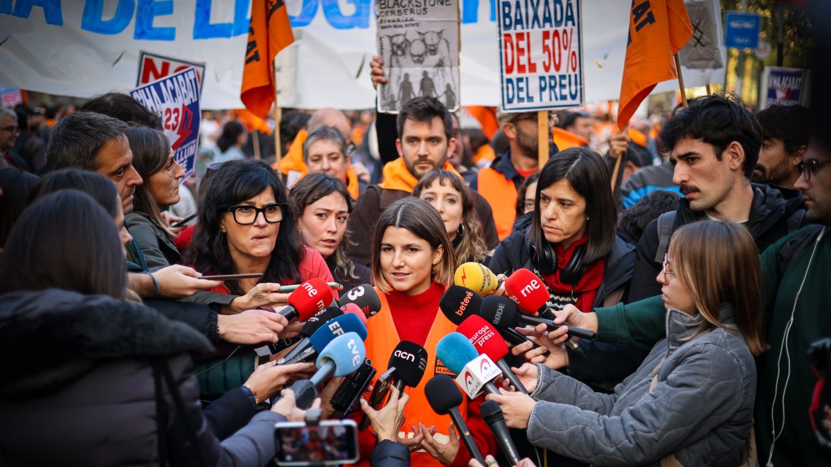 Carme Arcarazo, del Sindicato de Inquilinas, durante la manifestación en Barcelona