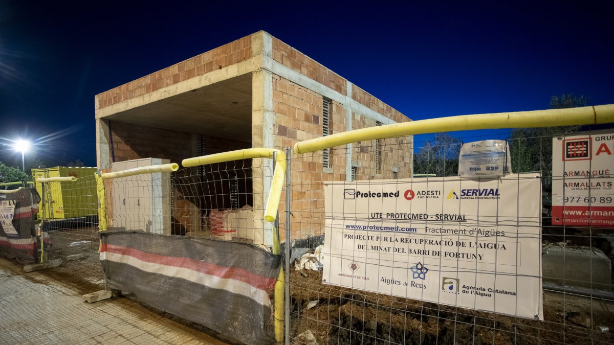 Edifici en construcció al costat del Parc del Lliscament.