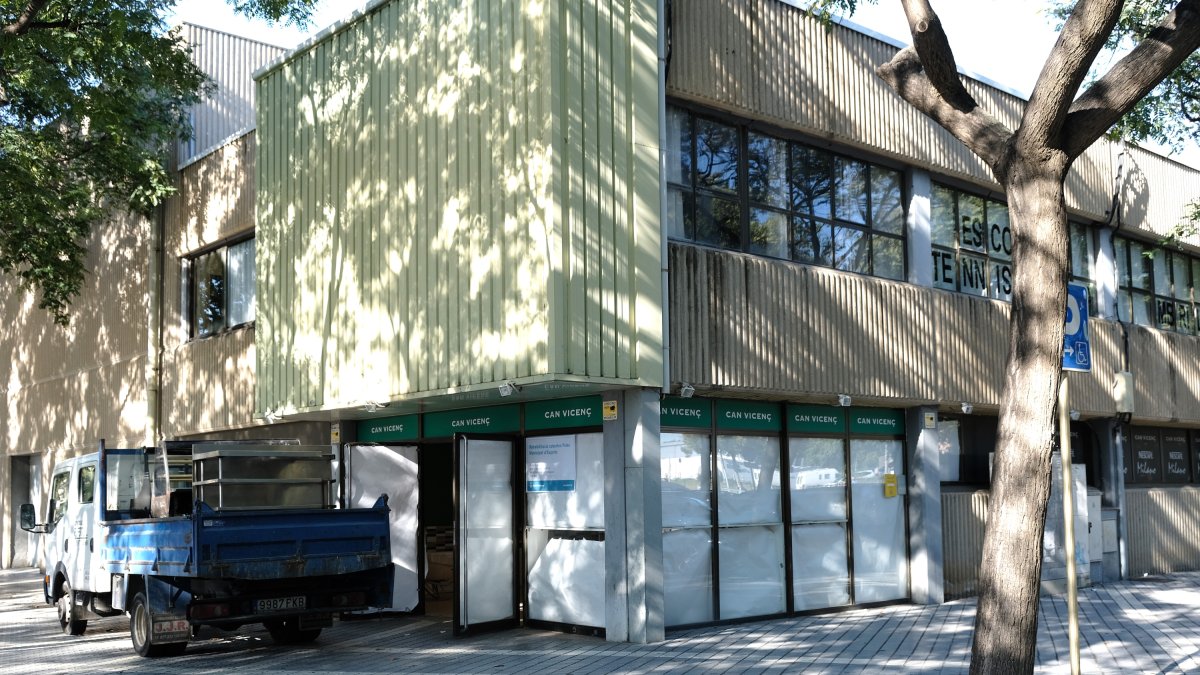 Imatge exterior del local que abans albergava una cafeteria.