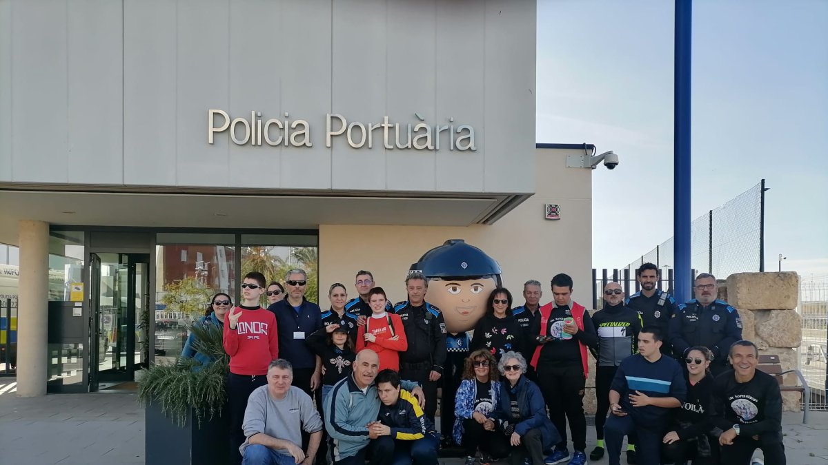Imatge dels participants d'una pedalada solidària d'Astafanias passada.