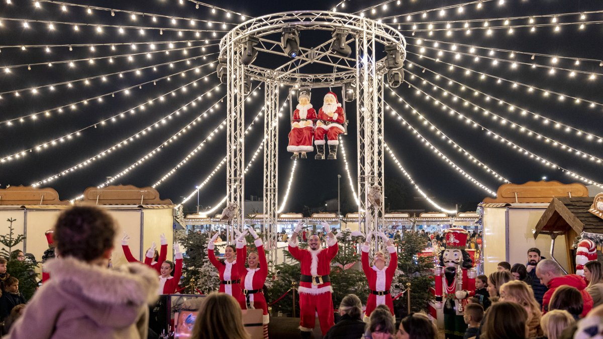 Un espectáculo durante la Feria de Navidad del Morell.