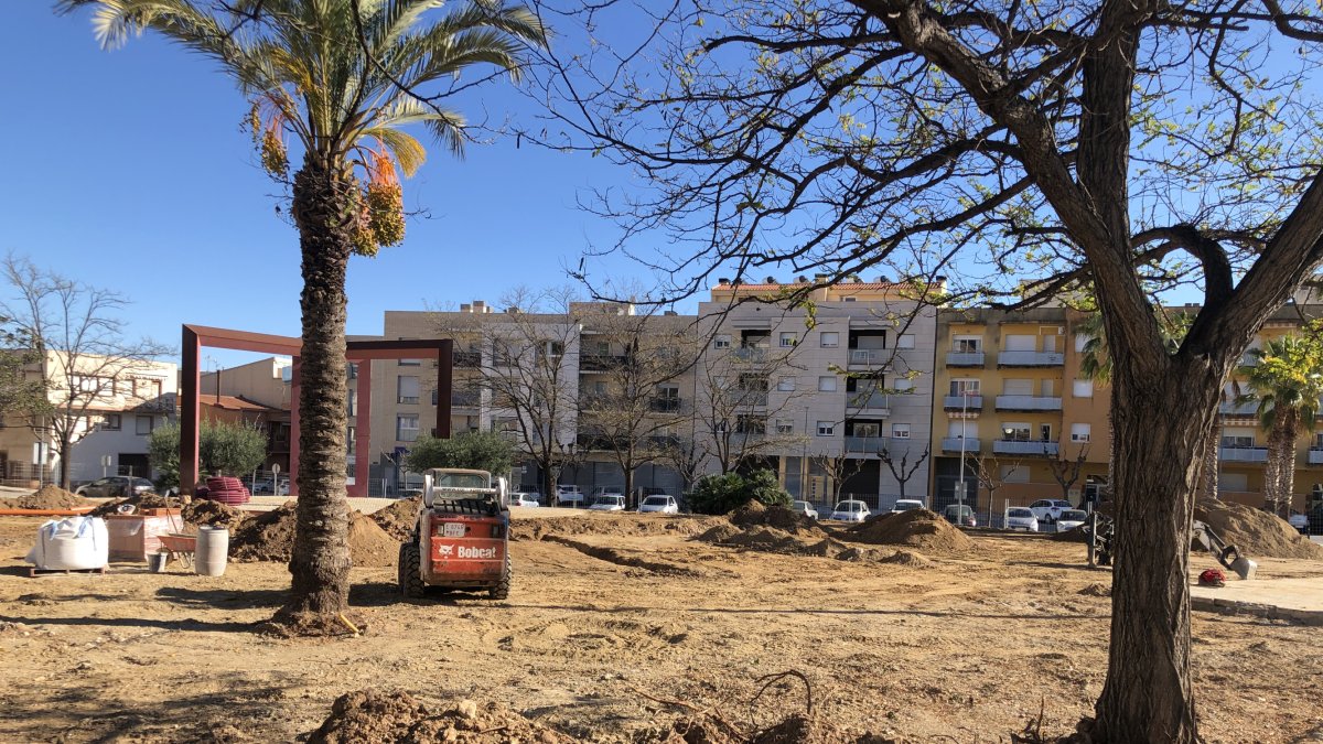 Imagen de los trabajos que se están realizando en la plaza Lluís Companys.