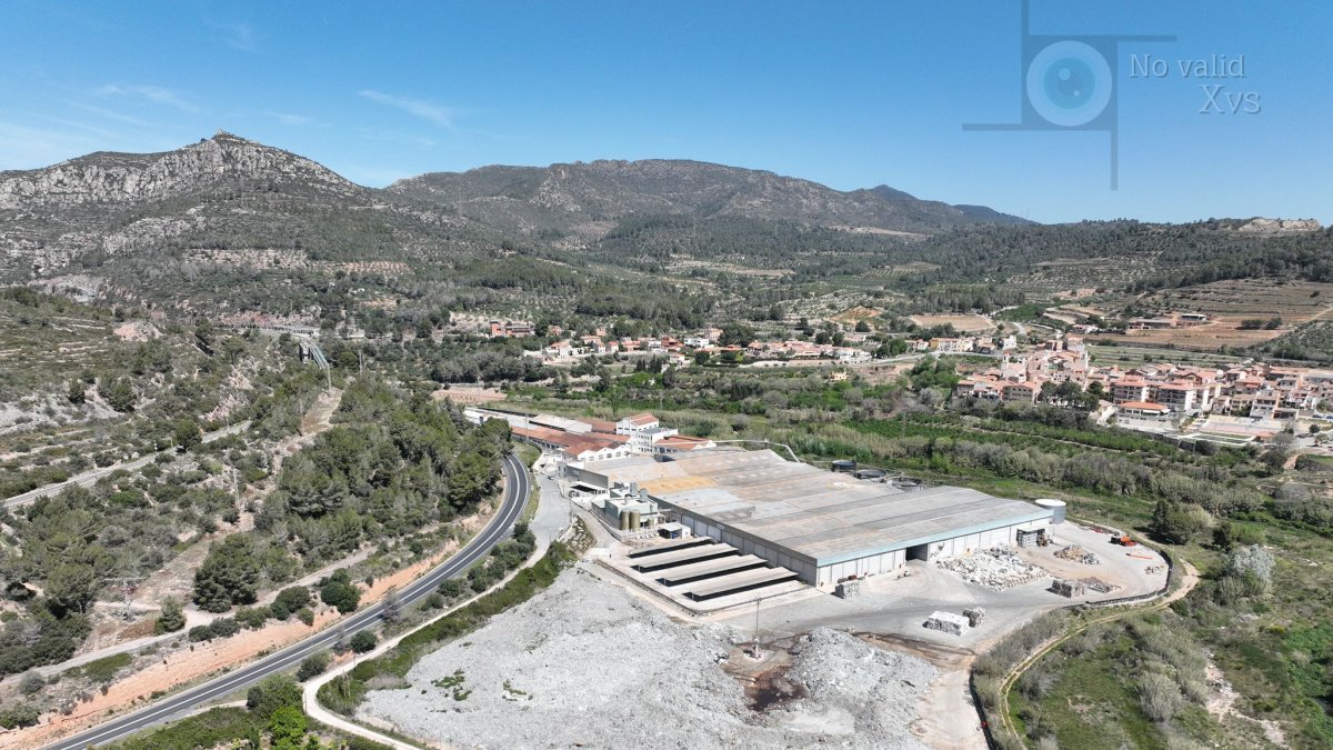 Imagen aérea de la planta de Iberboard Mill en Alcover.