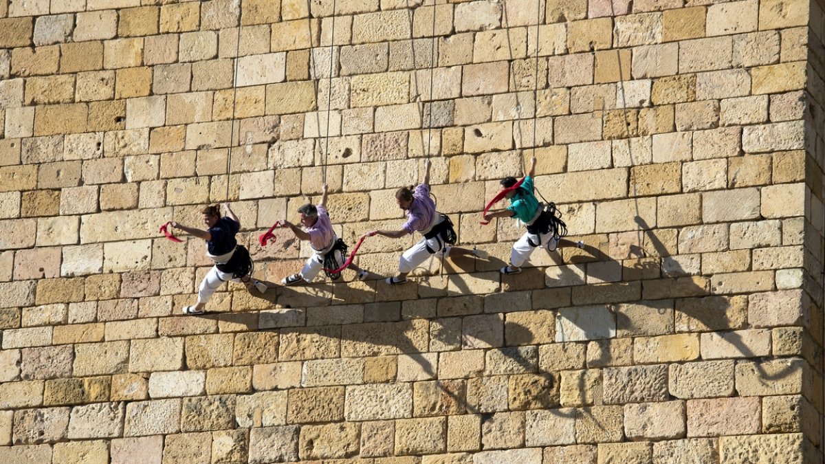 Espectacle de dansa vertical al Pretori.