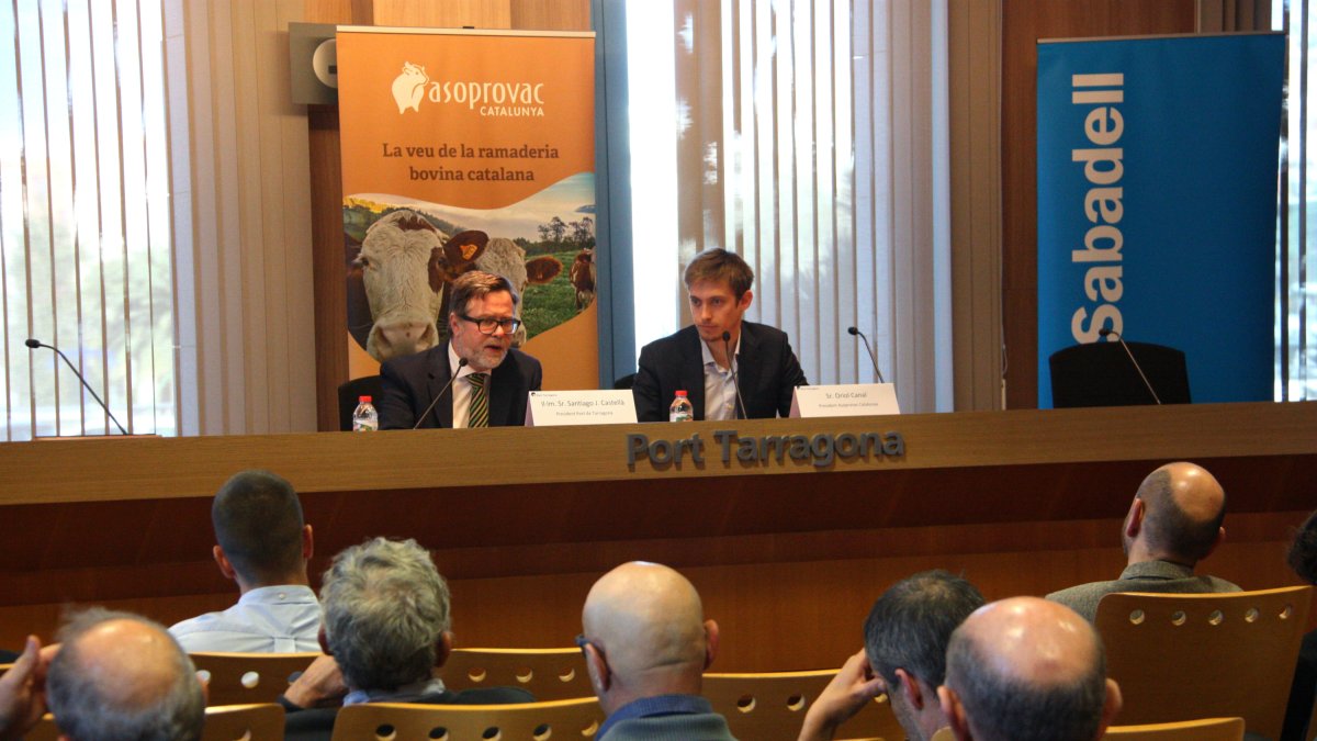 El presidente del Port de Tarragona y el presidente de Asoprovac Catalunya a la jornada en el Port.