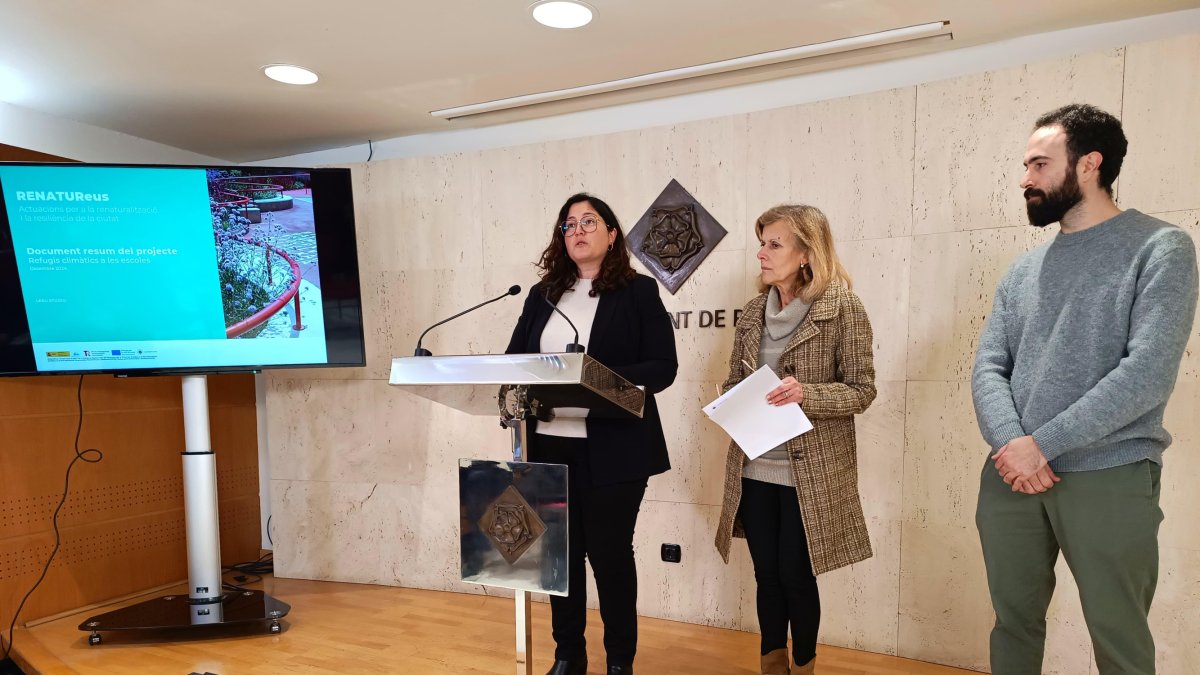 Roda de premsa de presentació dels projectes dels refugis climàtics a les escoles.